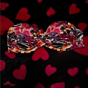 Victoria’s Secret strapless bikini top Size Medium A00328